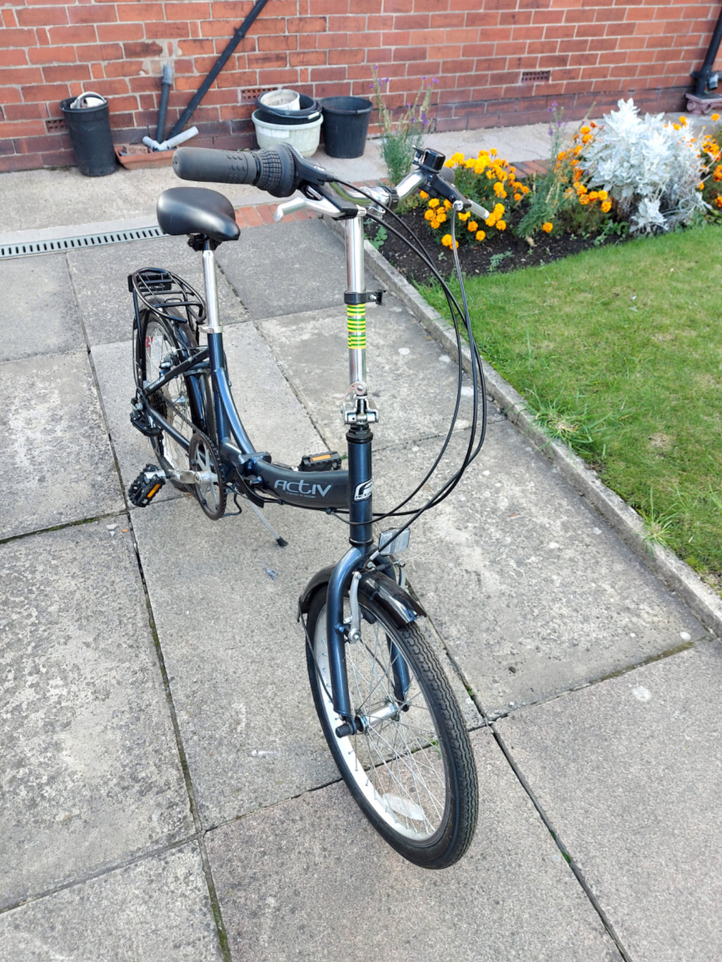 Raleigh Activ Folda Folding Bike