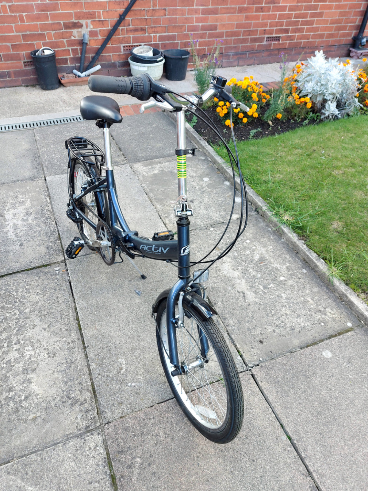 Raleigh Activ Folda Folding Bike