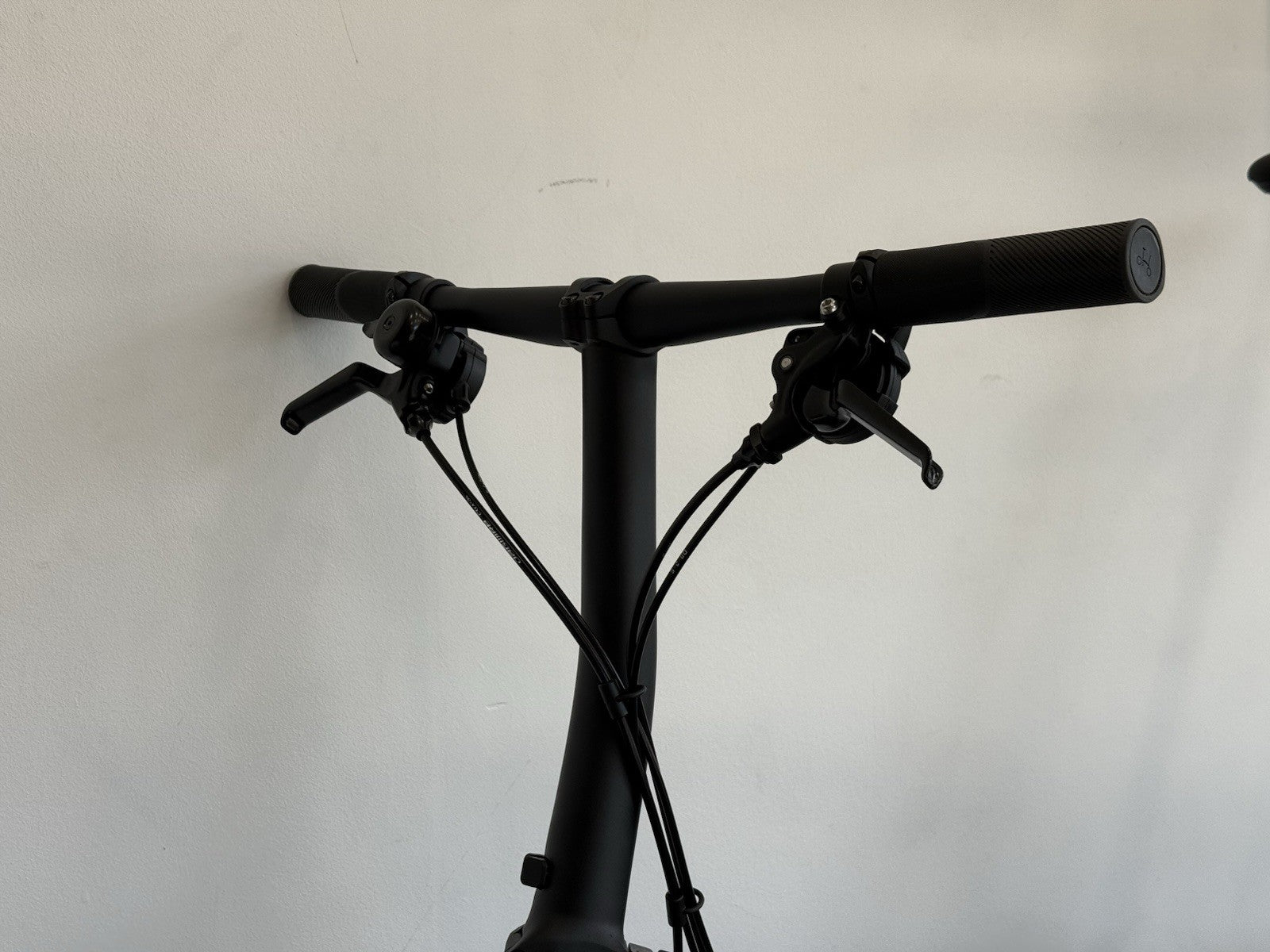 Brompton Folding Bike 12 Speed P Line Low Bar Excellent Condition Black P Line