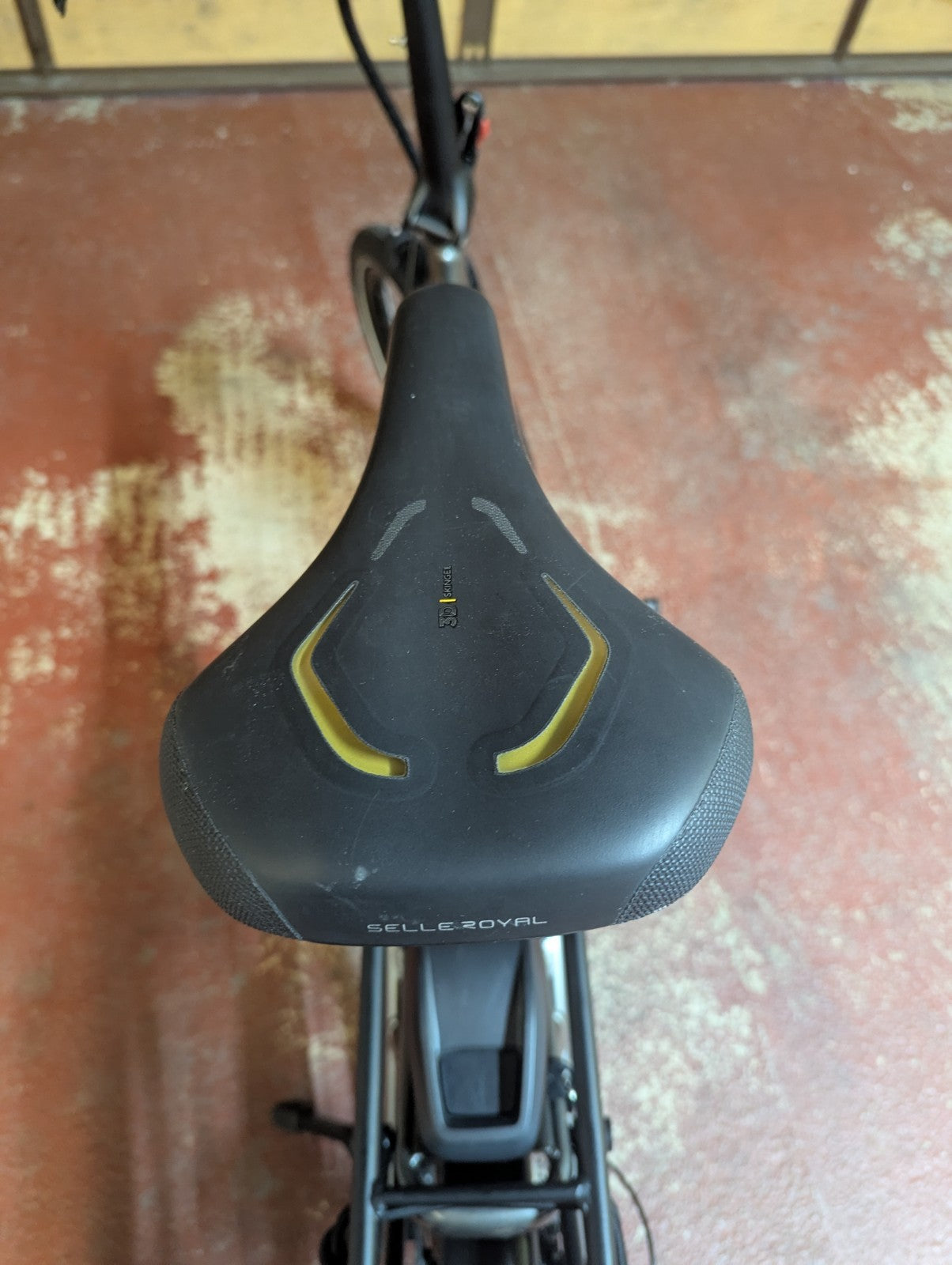 Tern Vektron S10 folding bike. Bosch Performance Line & Shimano Deore 10 gears