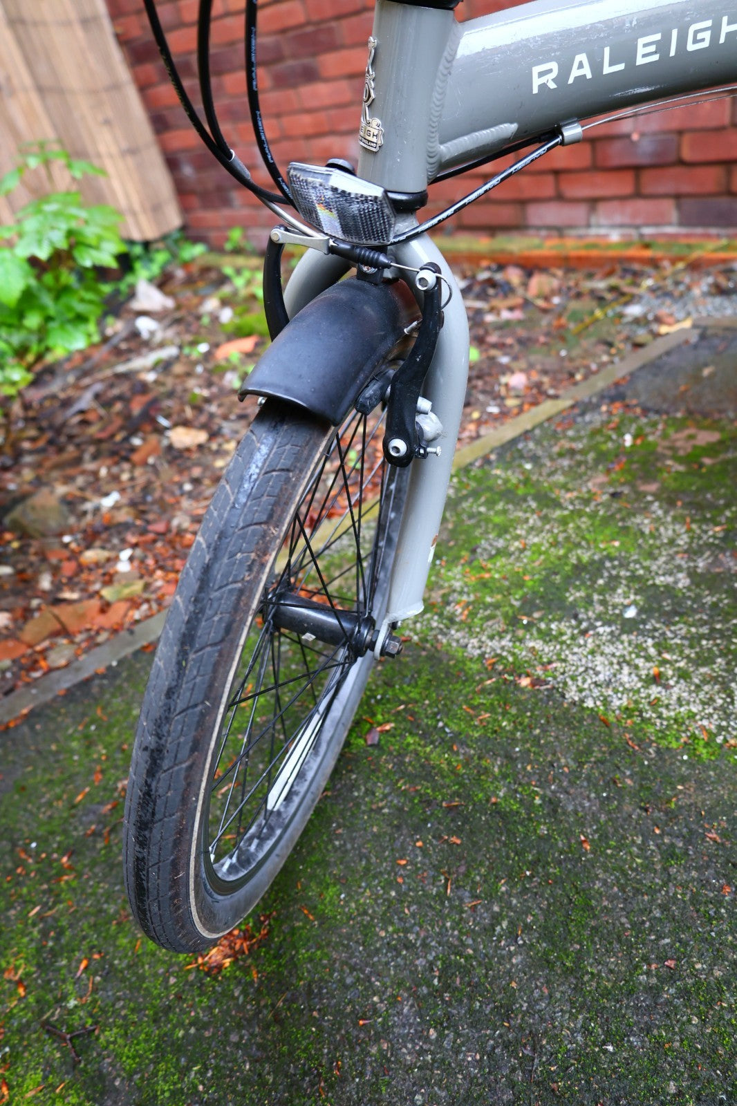 Raleigh Evo Two, folding bike, 7 speed 20" wheels - comes with extra accesories