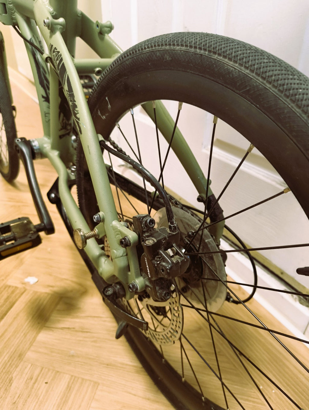 Carrera Intercity Disc 9-Speed Folding Bike, disc brakes, bike bag, low miles.
