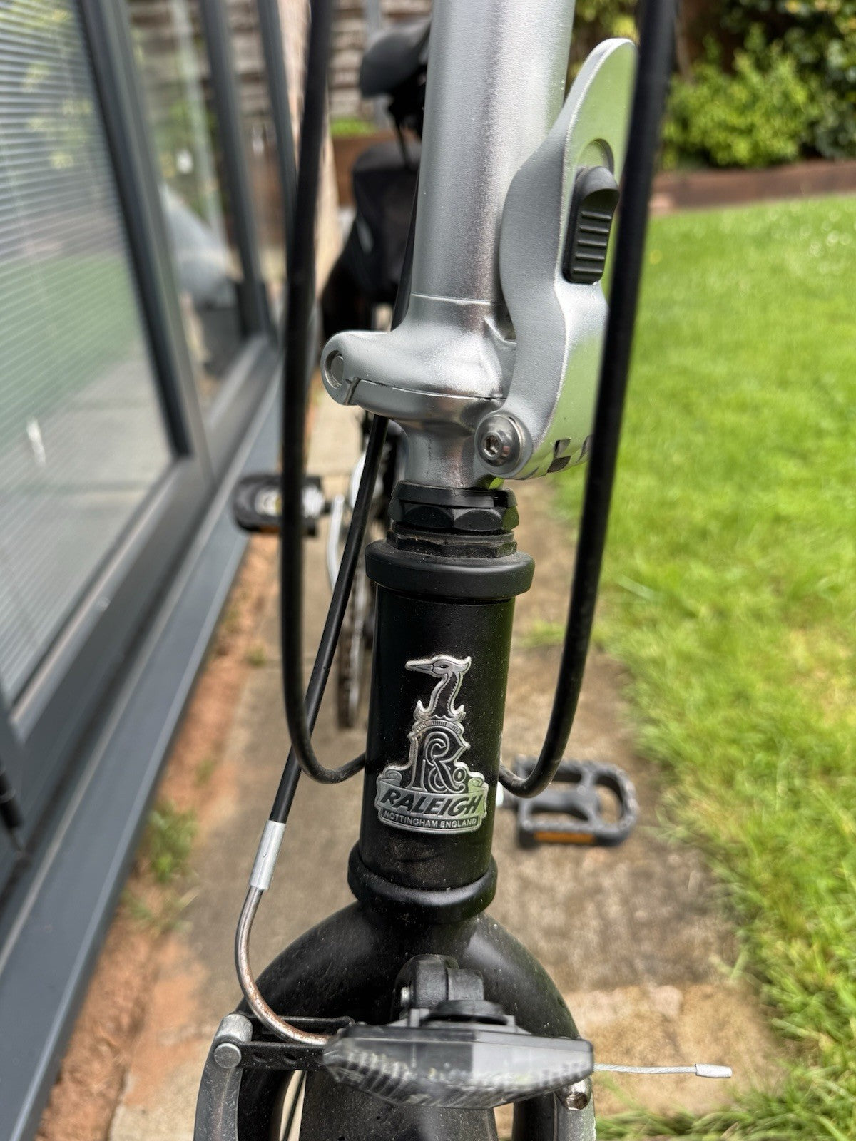 Raleigh Stowaway 20 Inch Folding Bike Black Grey