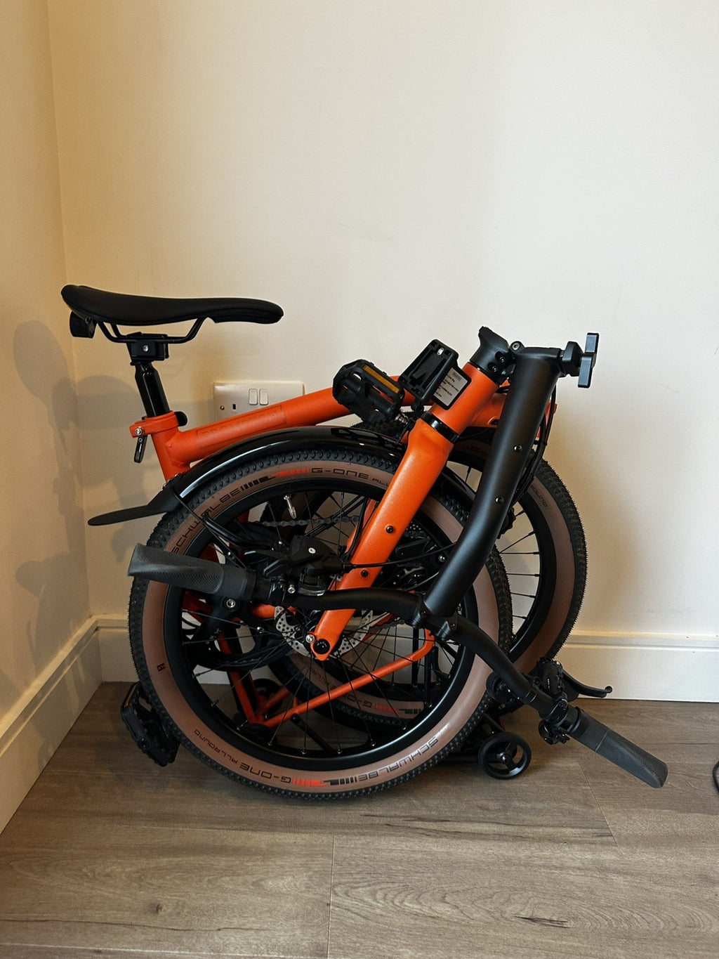 Brompton G-Line(roller frame), M, Orange, 8 speed - Be seen lights included