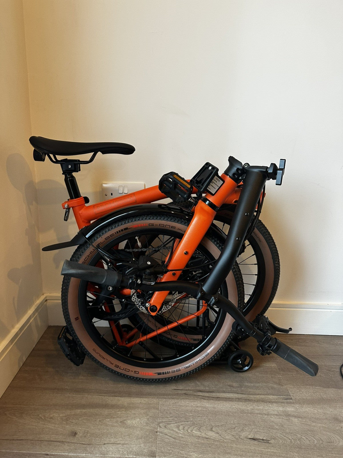 Brompton G-Line(roller frame), M, Orange, 8 speed - Be seen lights included