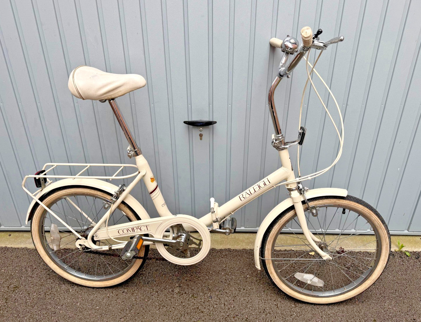 Vintage 1986 Unisex Adults Men's Women's White Raleigh Compact Folding Bike
