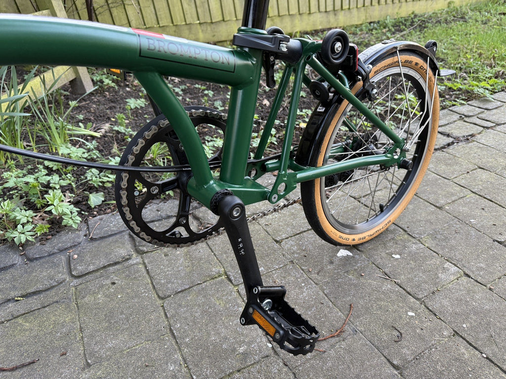Brompton C Line (2025) – 2-Speed – M – Racing Green  – Barely ridden – Oxford