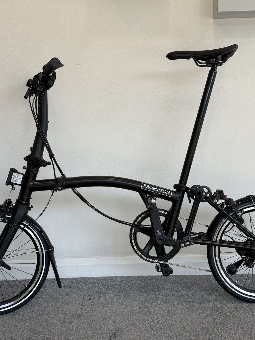 Brompton Folding Bike 12 Speed P Line Low Bar Excellent Condition Black Colour
