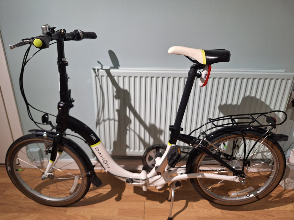 Dahon Ciao Unisex Folding 20" Wheel Bike with Rack + Mudguards  Carry Bag