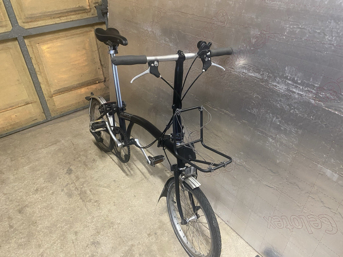 Brompton 16in Folding Bike Black/Silver Mudguards