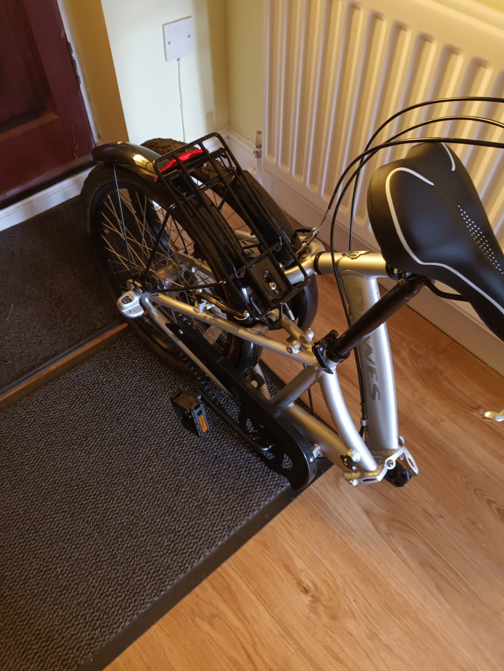 Dawes Diamond Folding Bike  with Pannier Bag. Excellent Condition