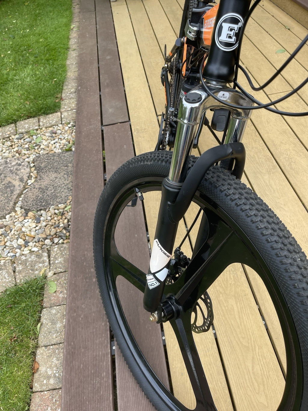 Eurobike G7 Folding Mountain Bike Dual Disc 17" Frame, 27.5" Wheels
