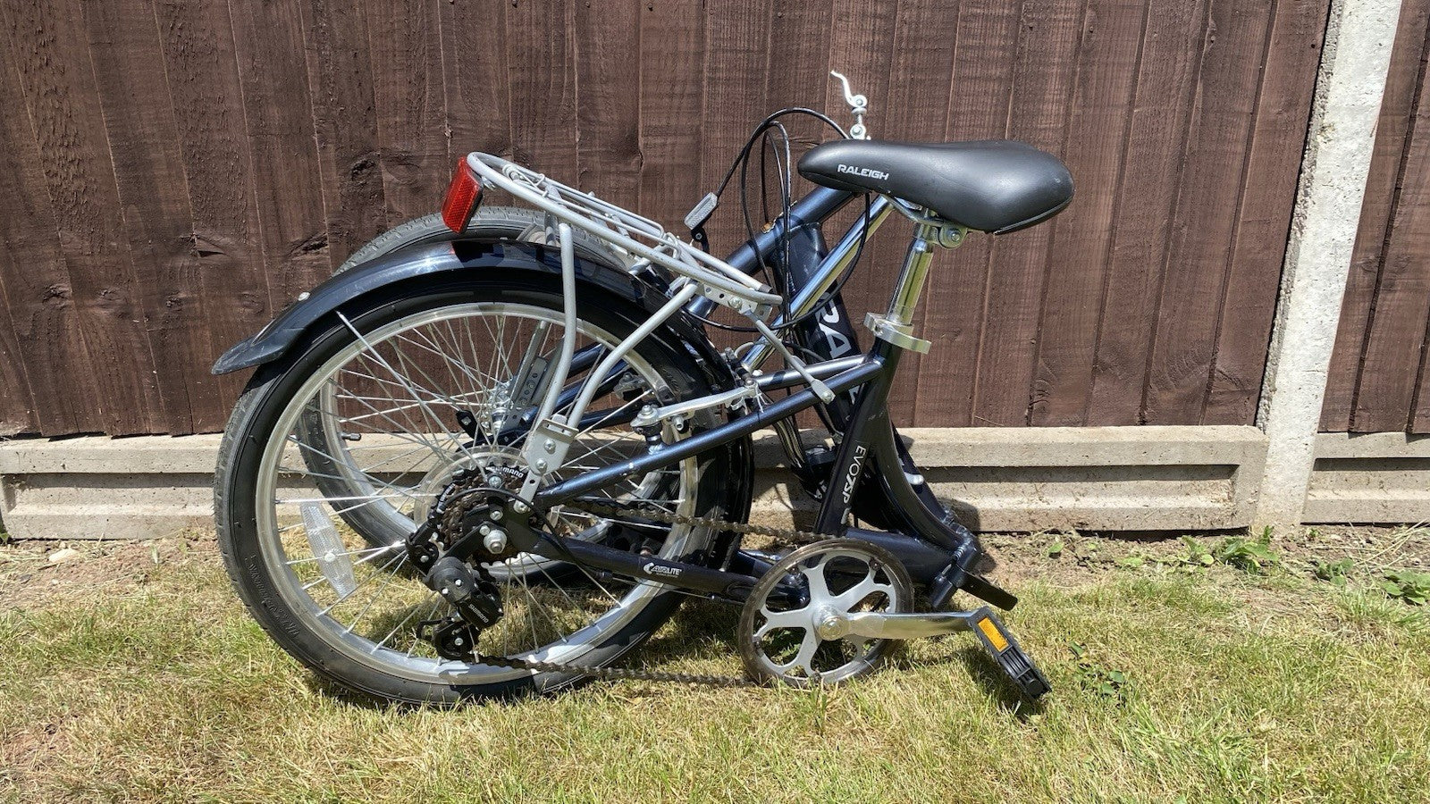Raleigh Evo 2S 20in Folding Bike 7 Speed Blue Rear Rack Mudguards Reflectors
