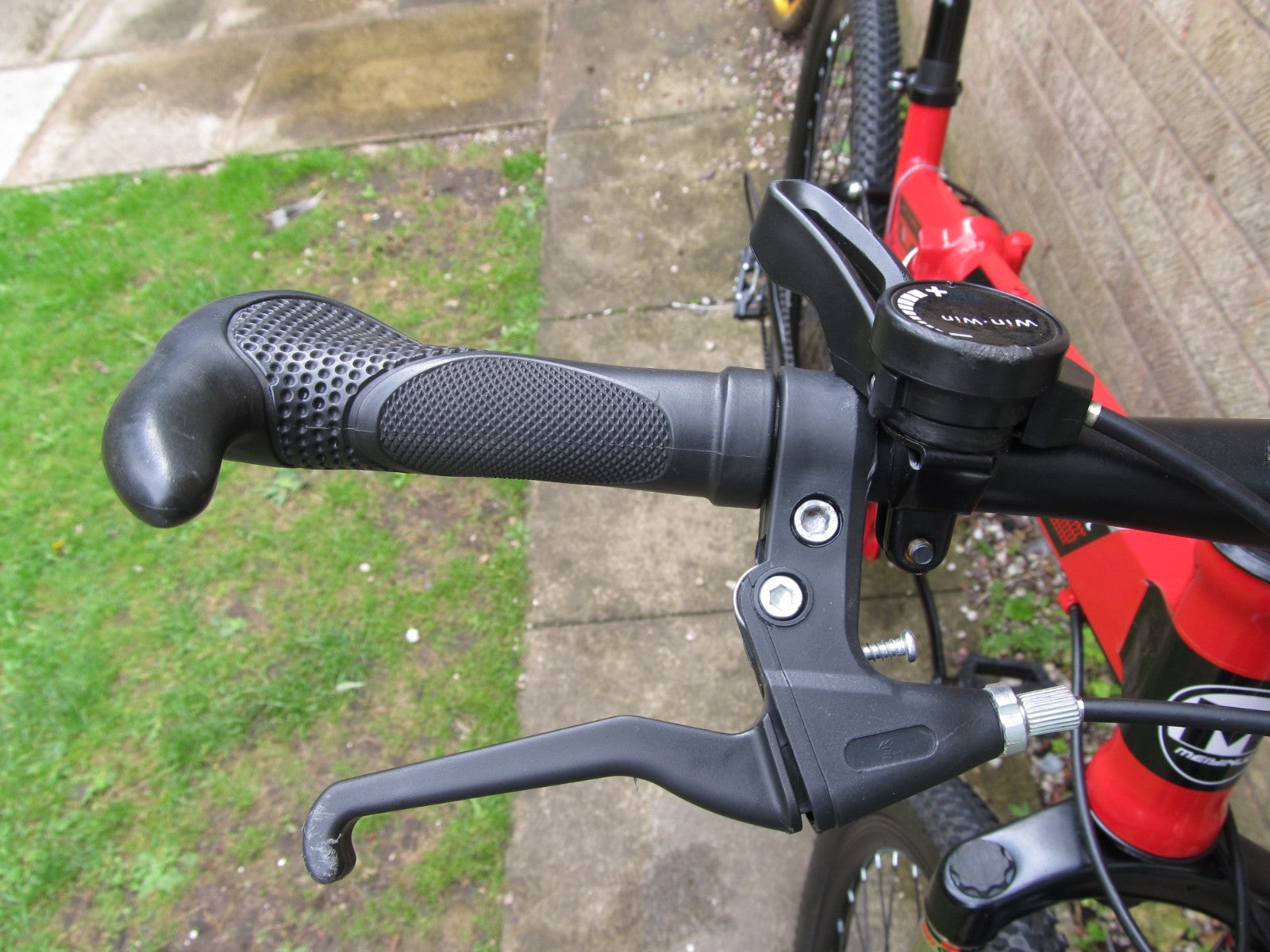 BIKE - MOUNTAIN BI FOLD - 26" WHEELS - DISC BRAKES  UNISEX - EXCELLENT CONDITION