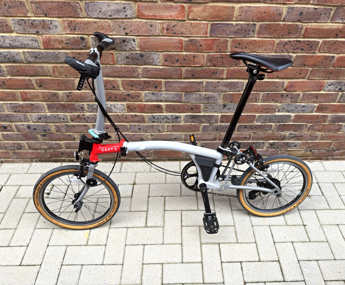 Brompton CHPT3 Folding Bike 16in M 2-Speed Derailleur Rim Brake Grey/Red