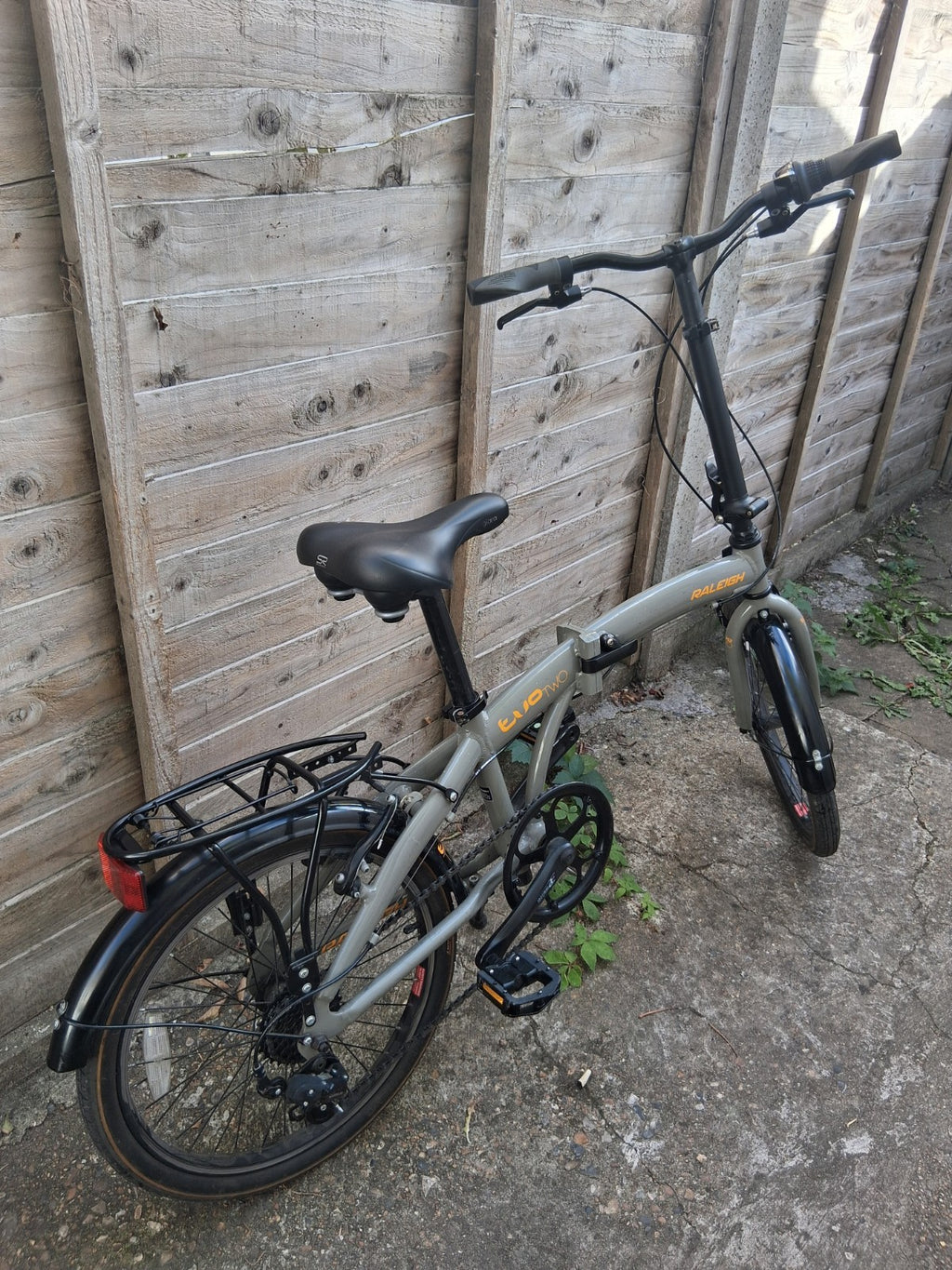 Raleigh Evo Two Folding Bike 7-speed Gears 20inch Wheels
