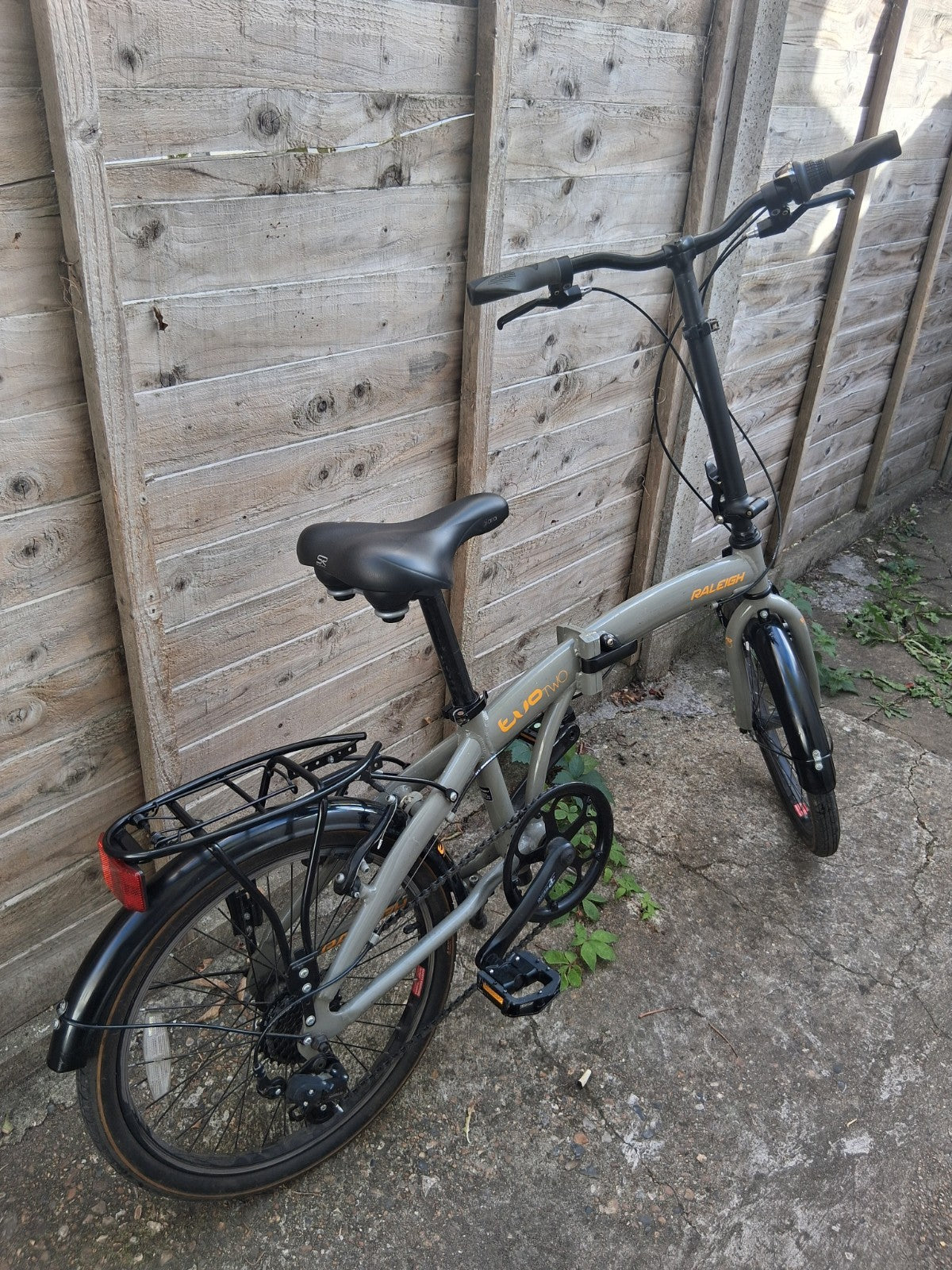 Raleigh Evo Two Folding Bike 7-speed Gears 20inch Wheels