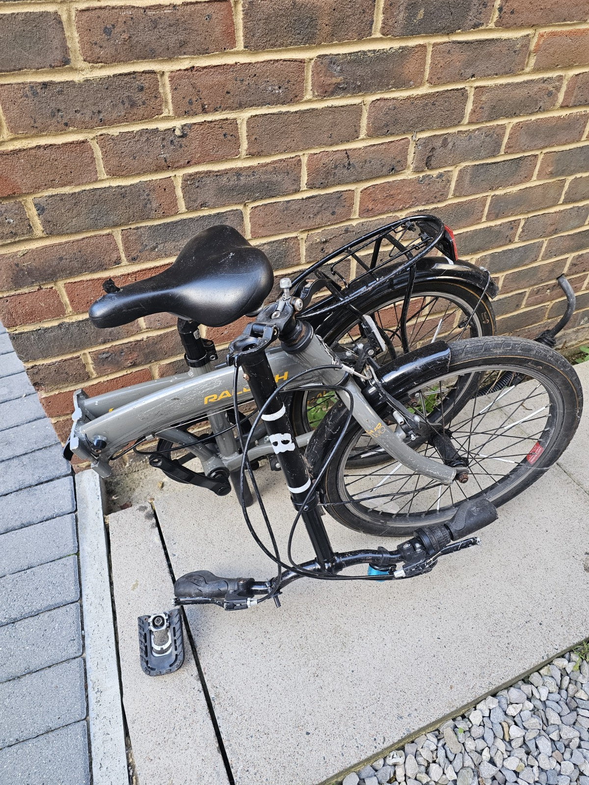 Raleigh Evo Two Folding Bike READ DESCRIPTION Grey/Black