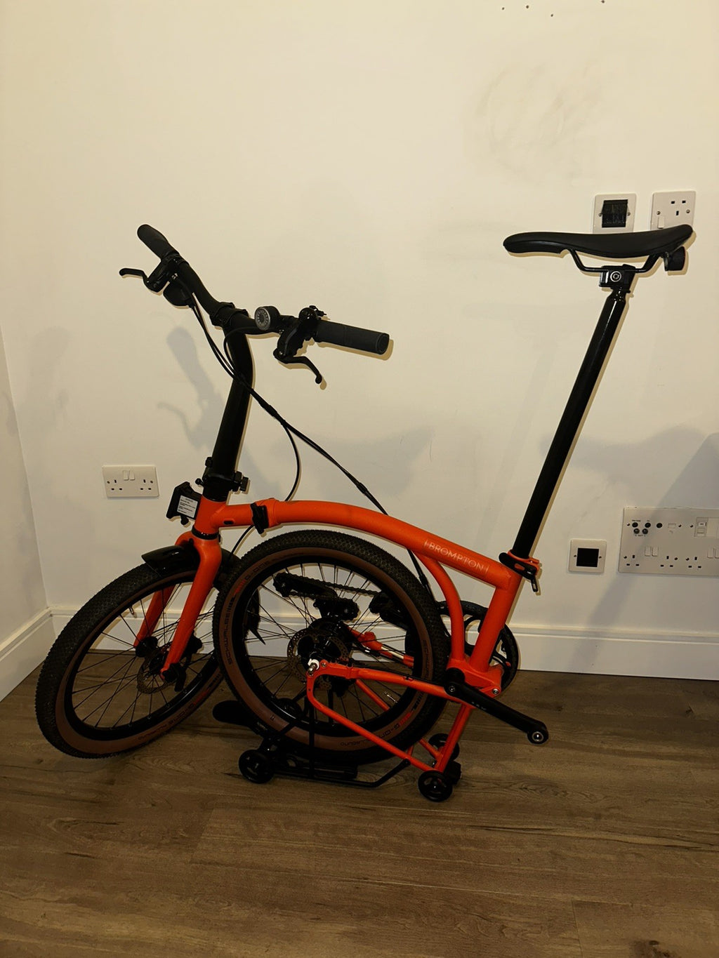 Brompton G-Line(roller frame), M, Orange, 8 speed - Be seen lights included