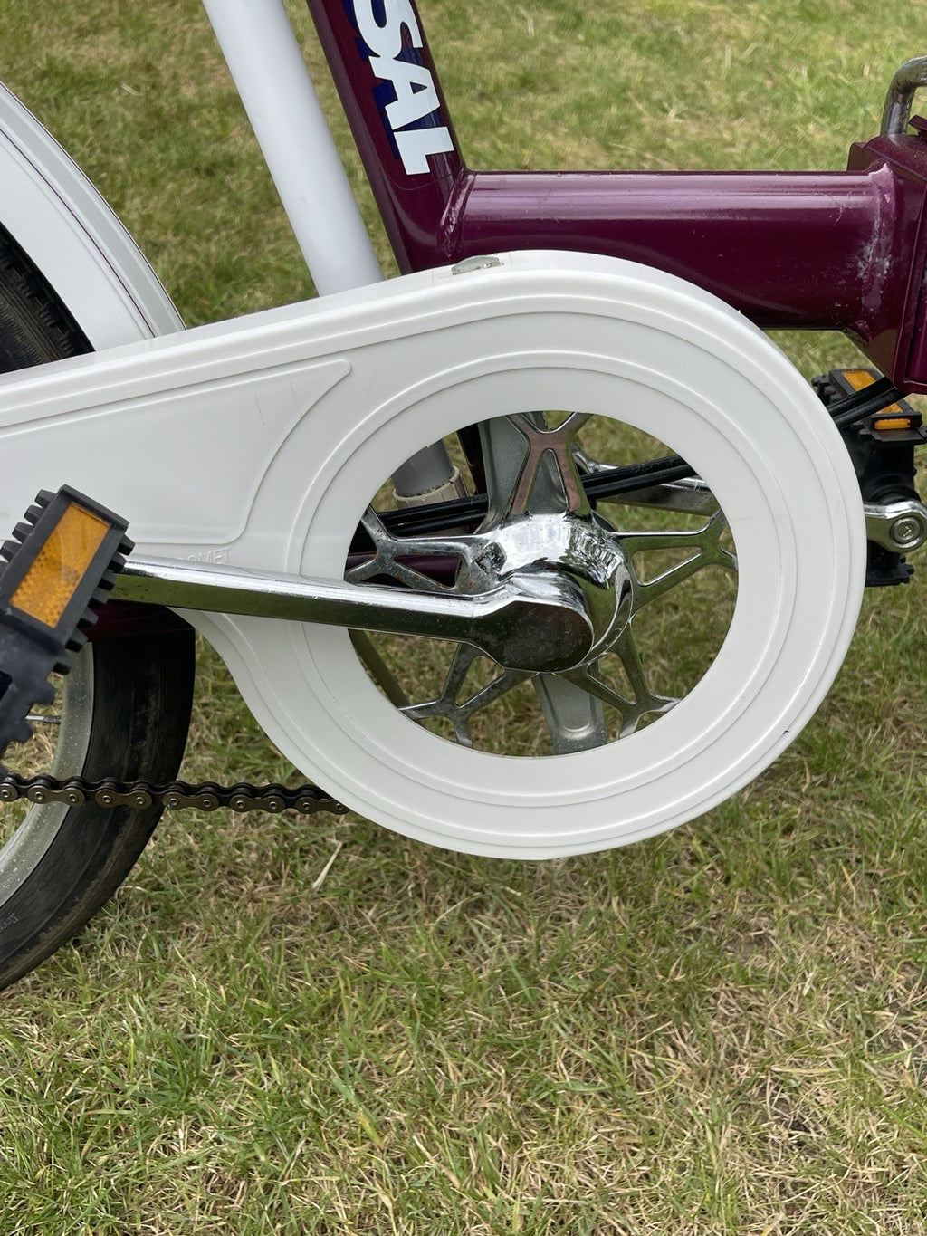 Universal Stowaway 3 Folding Bike 3 -Speed, 20" Wheels, Scruffy