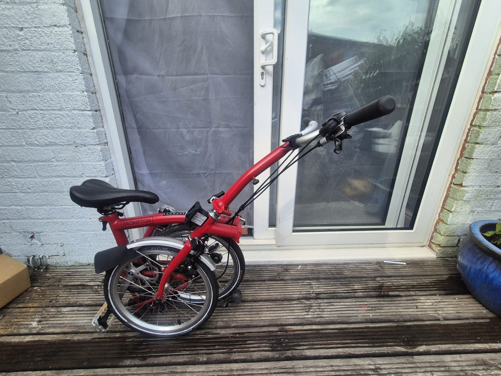 Brompton M3L Folding Bike 3-Speed, Red, Excellent Condition, Barely Used