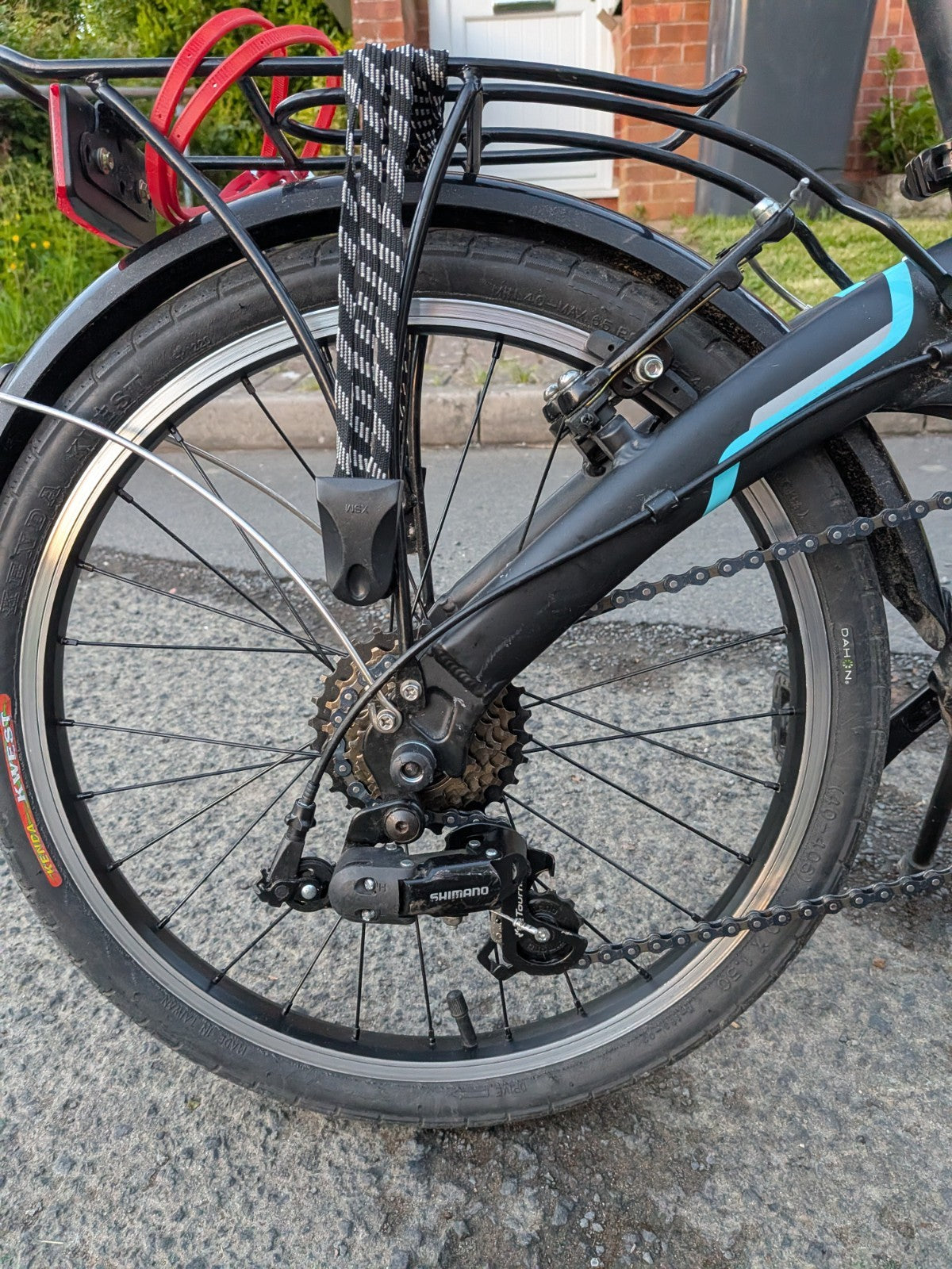 Dahon Vibe City Folding Bicycle 20 Inch Wheels 7 Speed Shimano Gears