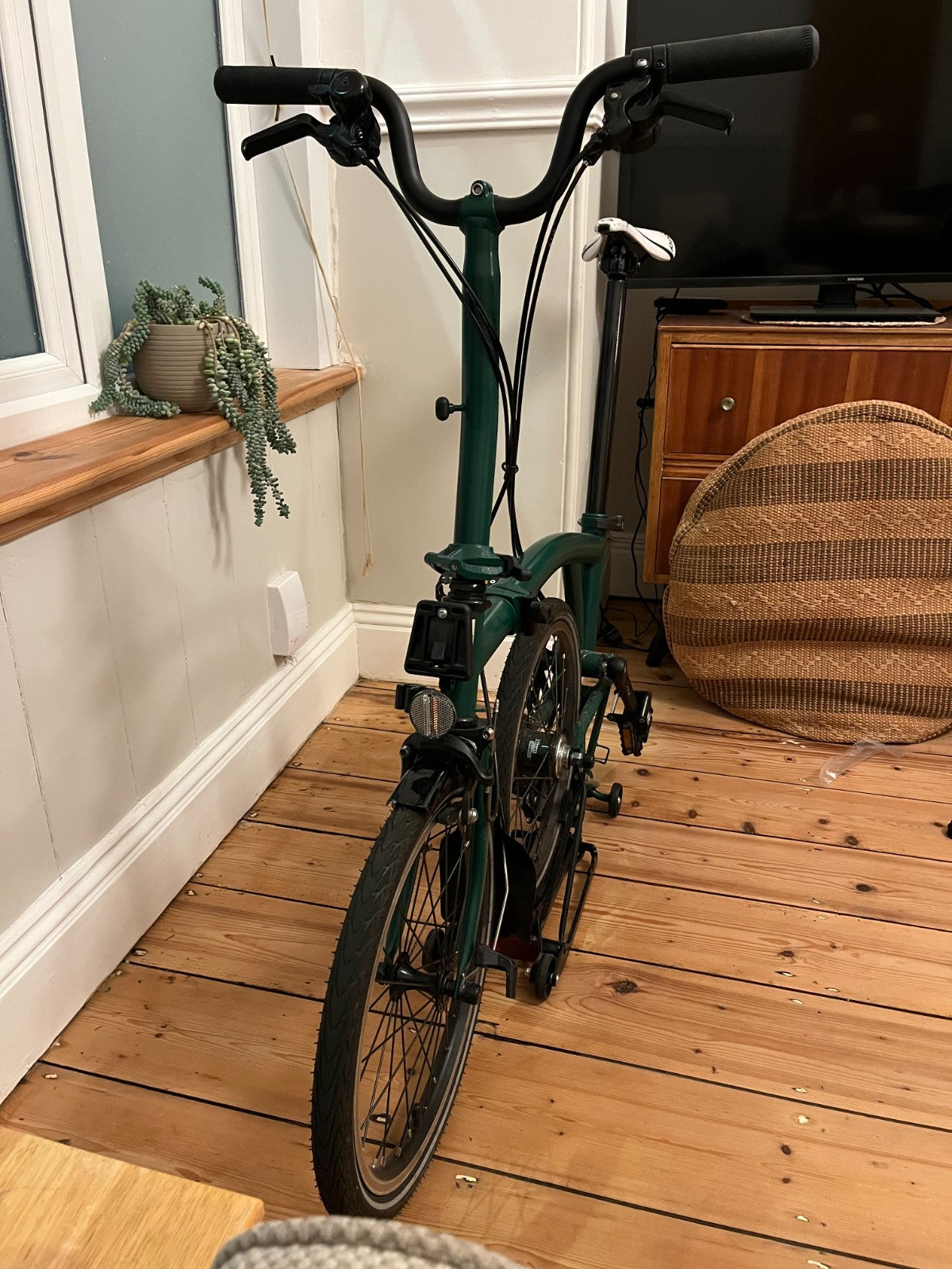 Brompton C Line 6 Speed 2023 M Handlebar Folding Bike - Racing Green/Matt Black