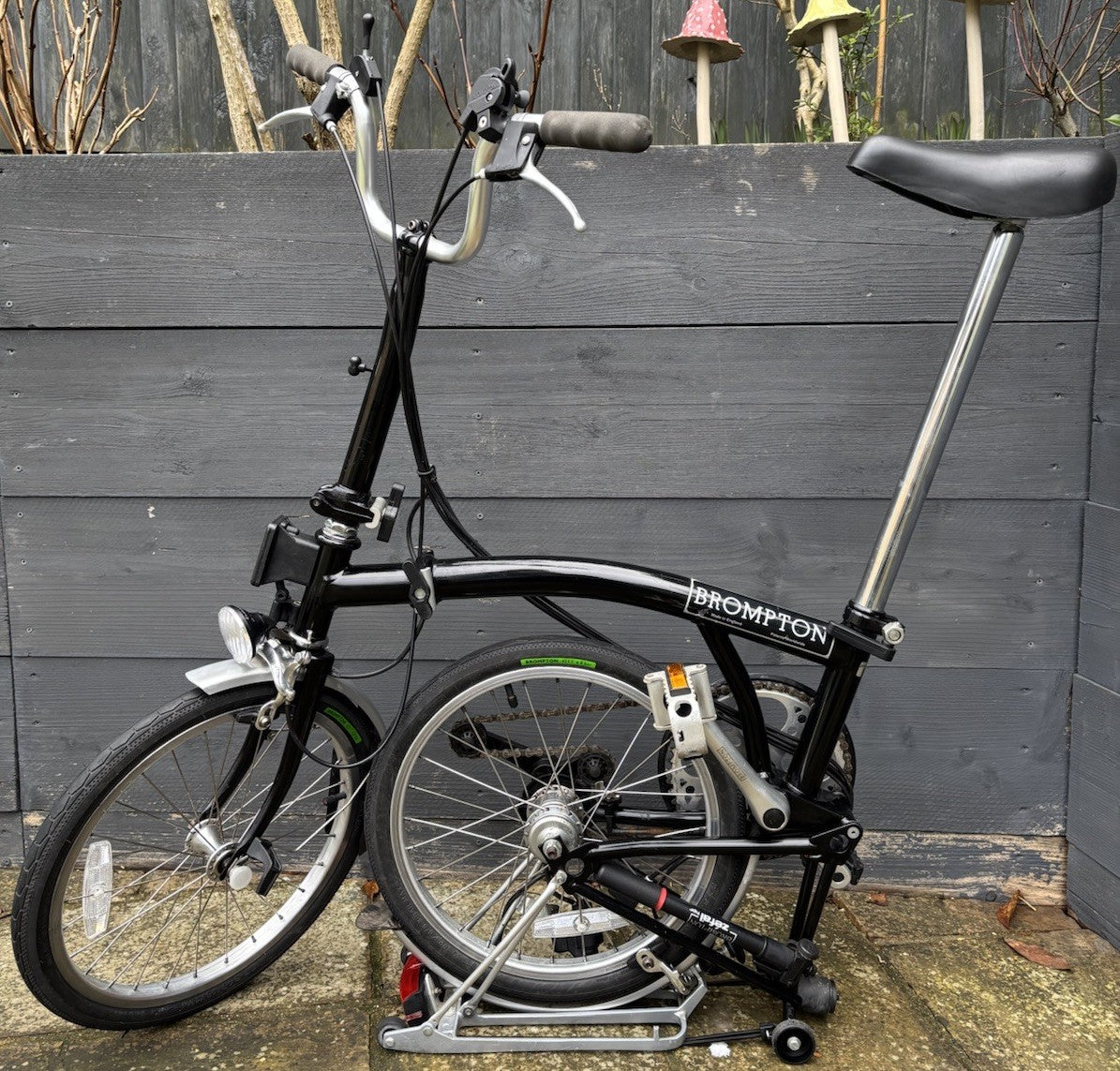 Brompton M6R / T6 / C Line folding bicycle Gloss Black - Light Leisure Use Only