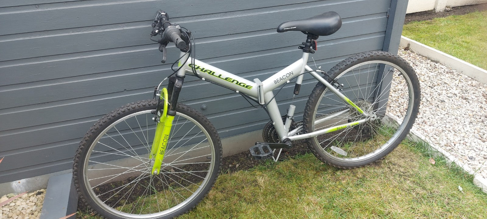 Challenge Beacon Folding Mountain Bike 18" Medium Frame, 18-Speed, 26" Wheels