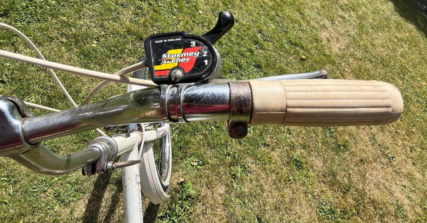 UNIVERSAL : 20" Wheel UniSport Sturmey Archer 3 Speed 1980s Vintage Folding Bike