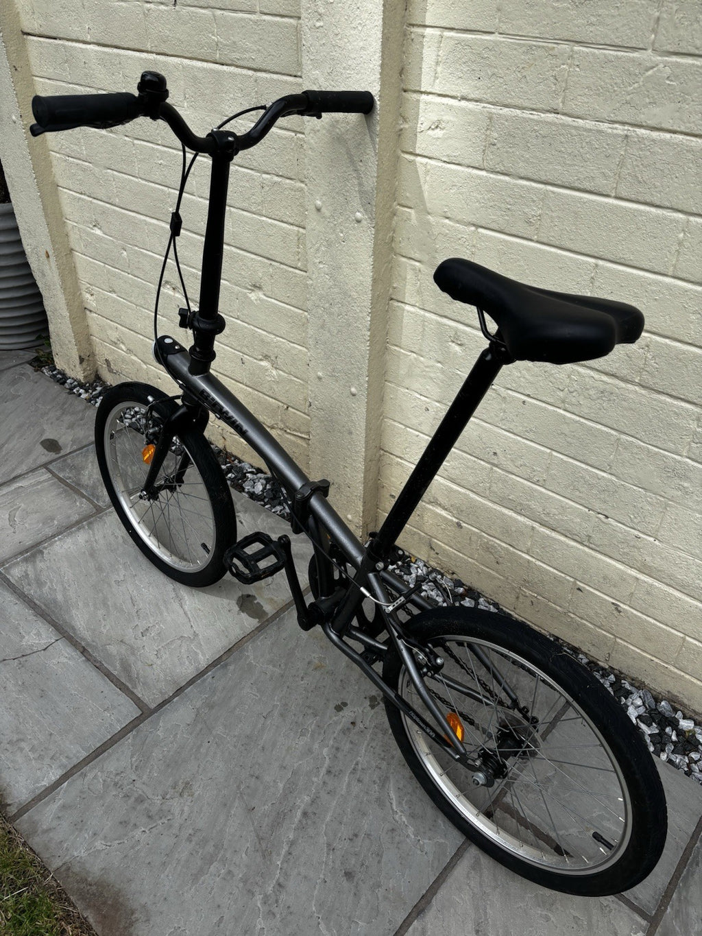 B'TWIN Hoptown 300 20in Folding Bike M Frame Grey/Black Reflectors