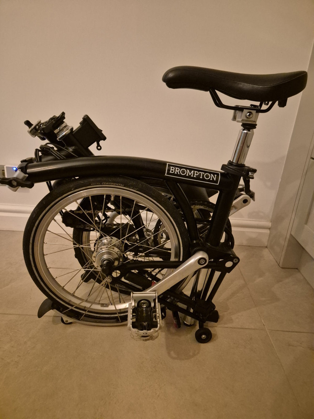 Brompton M6L Black 6 Speed Folding Bike Dynamo Lights Pump Carrier Block