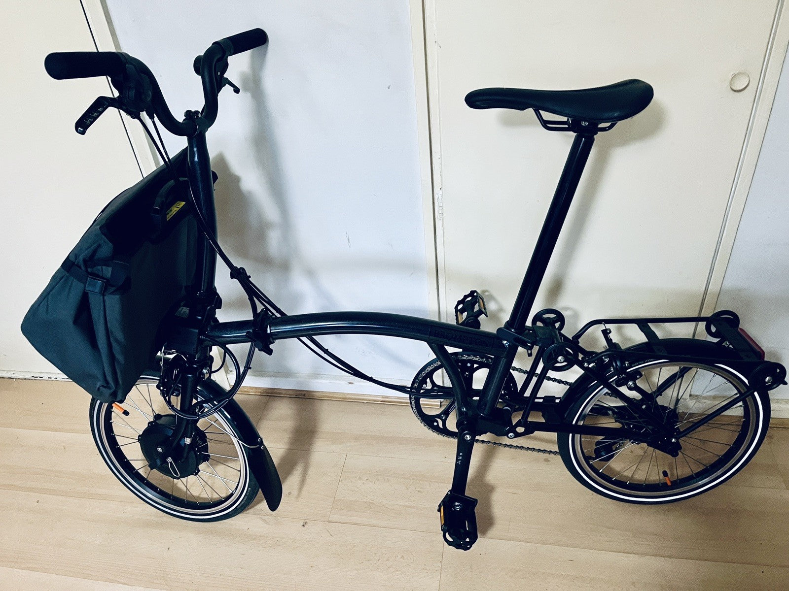 Brompton Bike P Line elctrc Urban 4 speed,  Midnight Black
