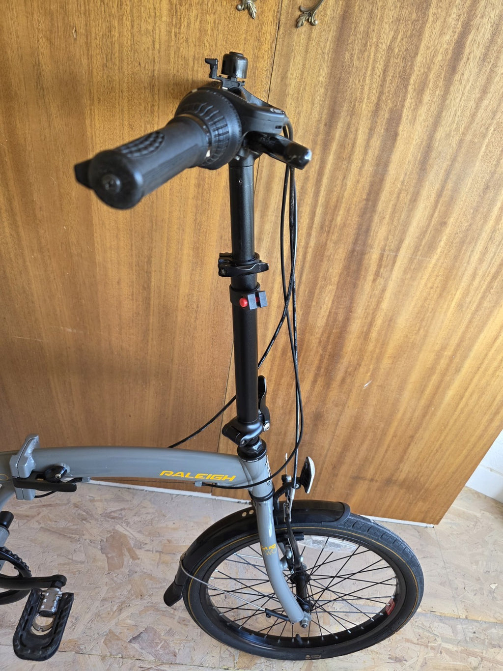 Raleigh Evo Two Folding Bike 20"