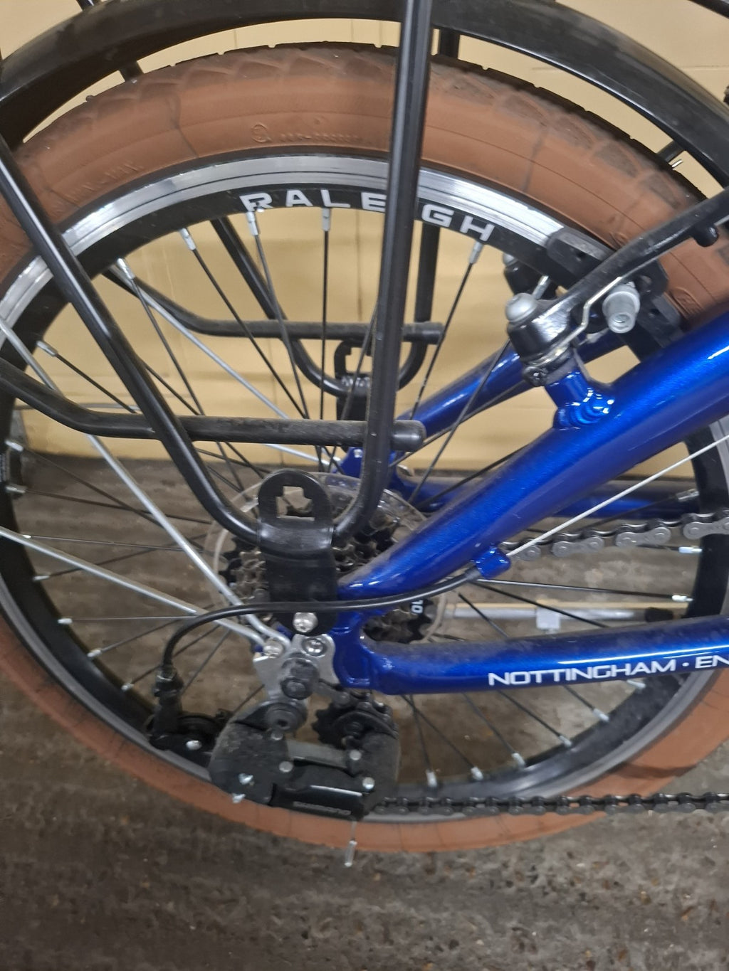 Raleigh Stowaway Folding Bike 6 Speed Metallic Blue.Never Used Great Condition