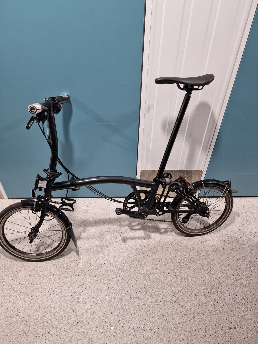 Brompton P Line Explore 12 Speed Folding Bike in Excellent Condition