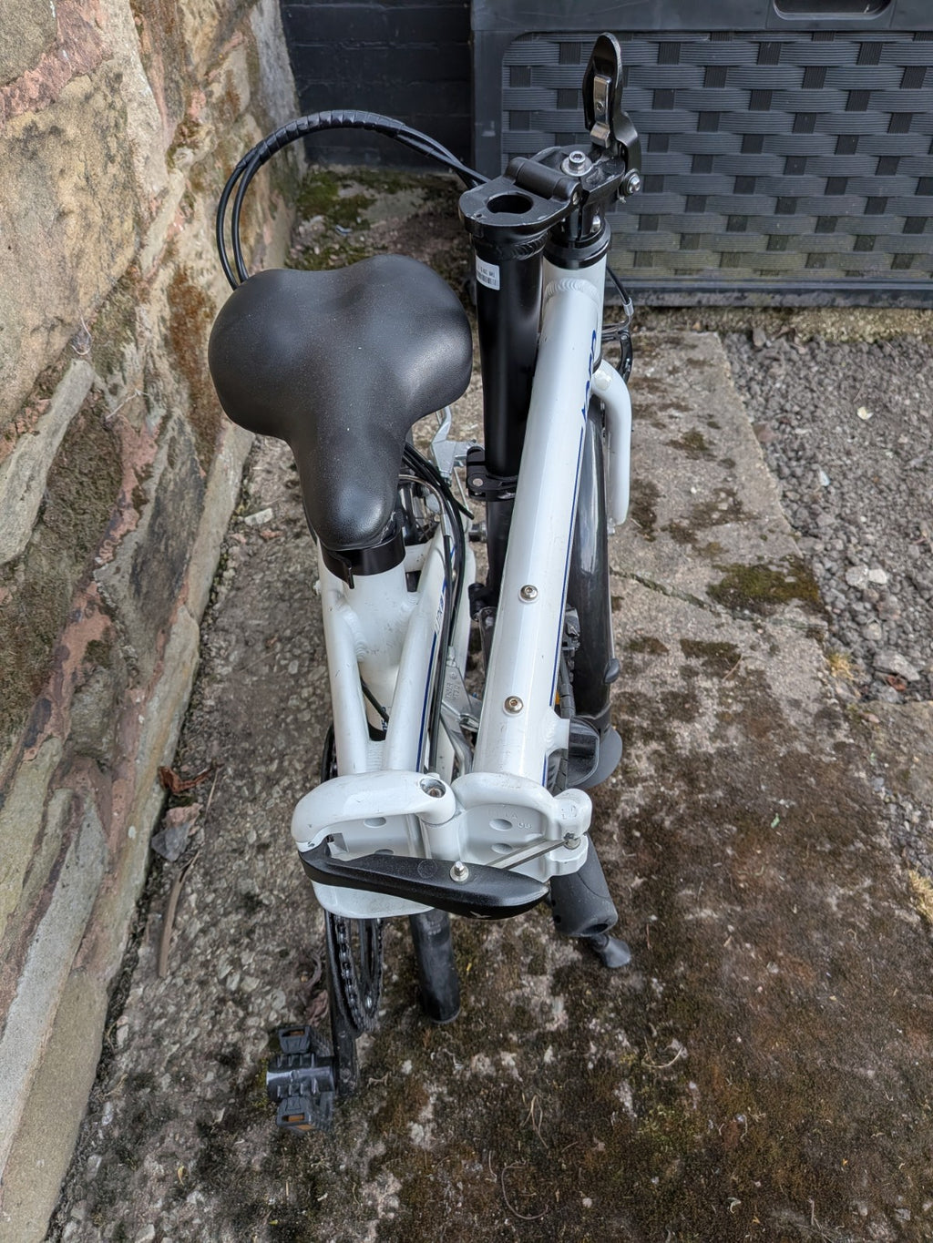Tern Link B7 Folding Bike 20" 7- Speed - White - Great Condition