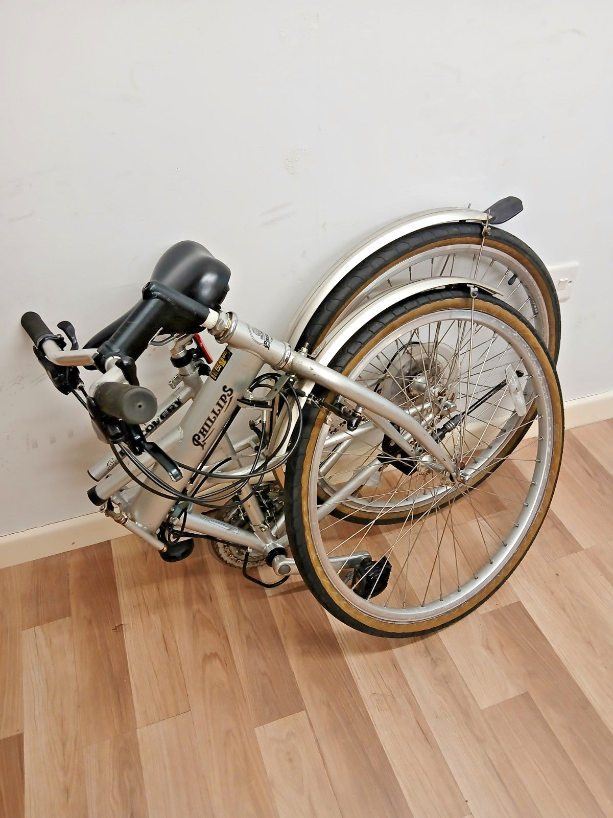 Phillips discovery 26" folding bike 21 Speed Good cond. Serviced. Shop price 60