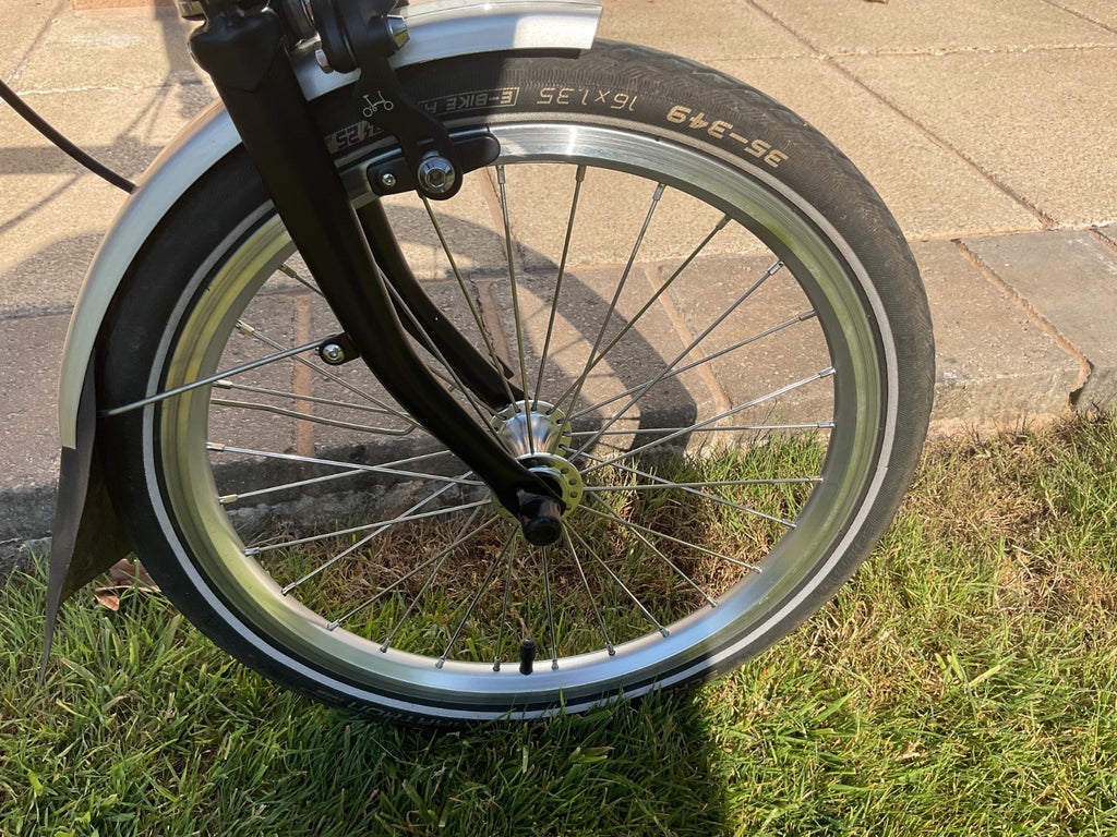 2021 Brompton M6L (C Line) Immaculate Condition. 6 Speed. Front carrier Bag
