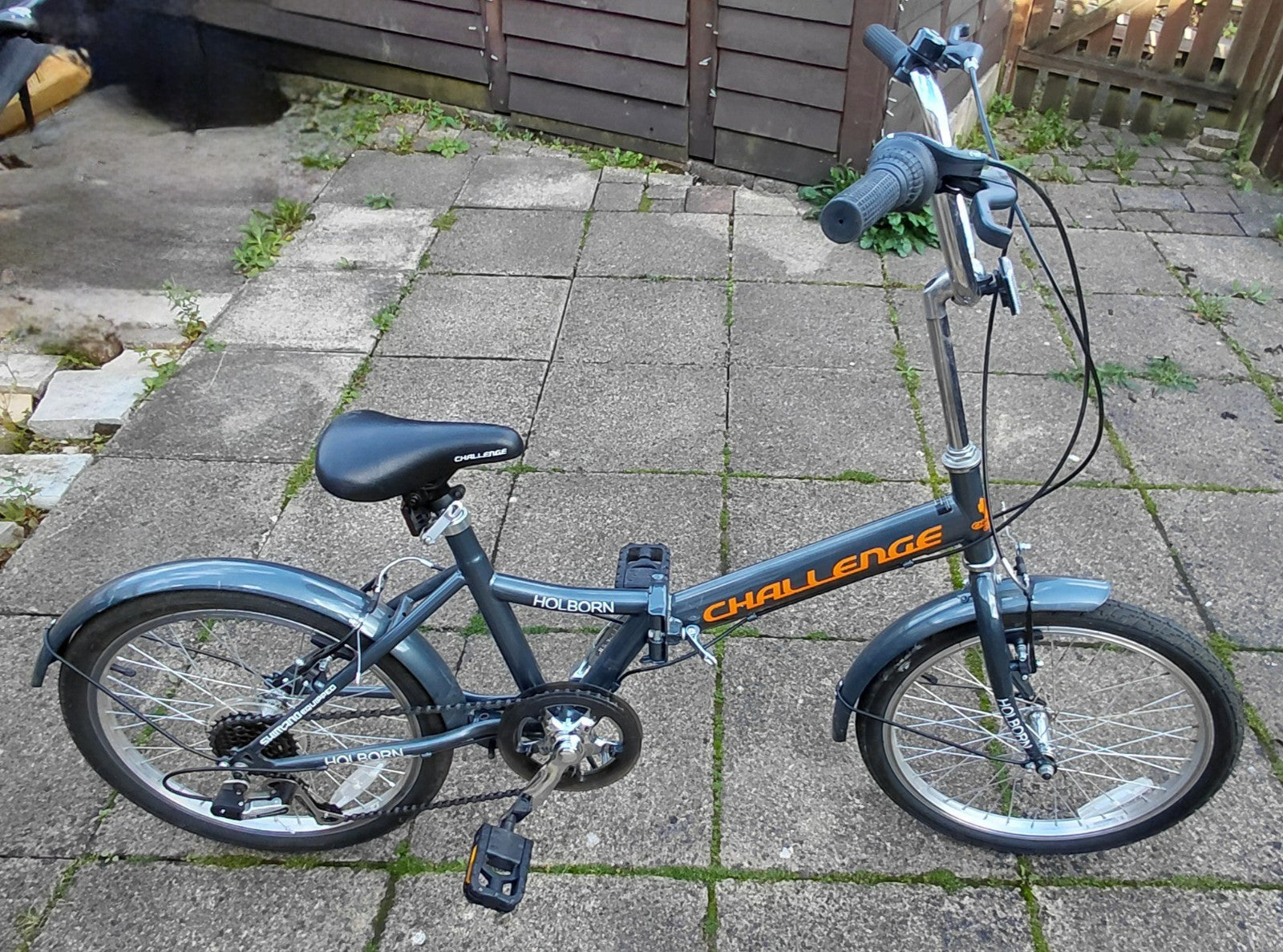 Holborn Challenge 20-inch Wheels Folding Bike Unisex  6 Gears COLLECTION ONLY