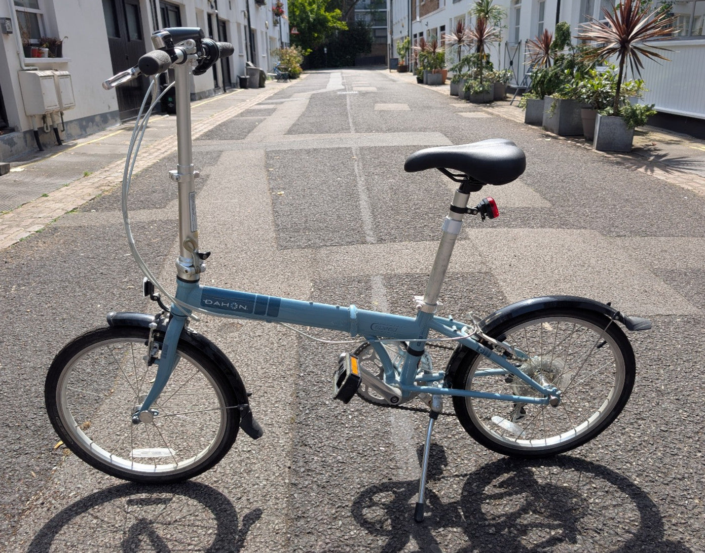 Dahon Speed D7 folding bike with Abus D-lock - ideal commuter - great condition