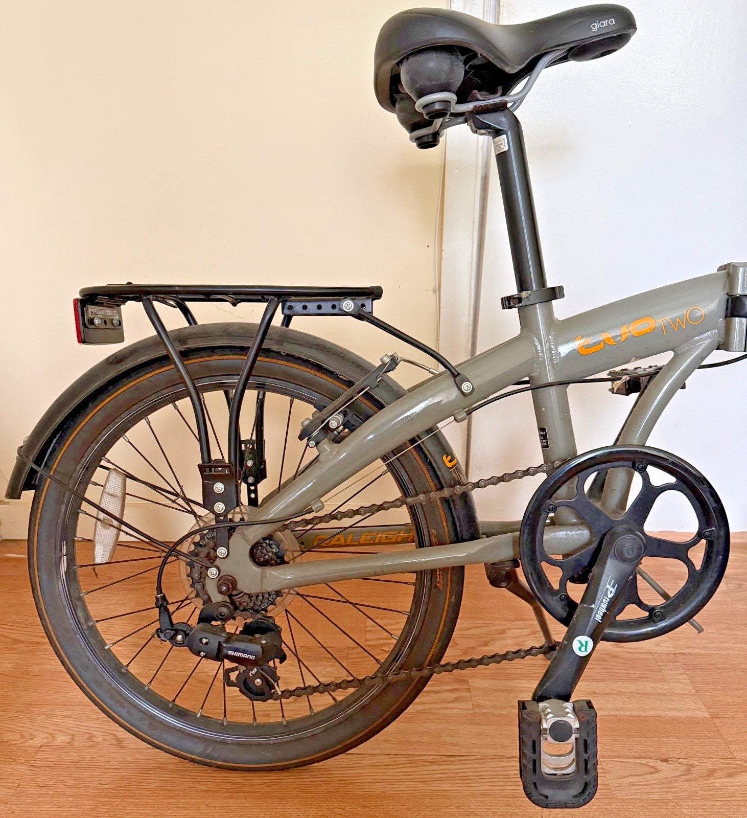 Raleigh Evo 2 Folding Bike - 7 Speed Shimano - 20" Wheels - Grey - Used