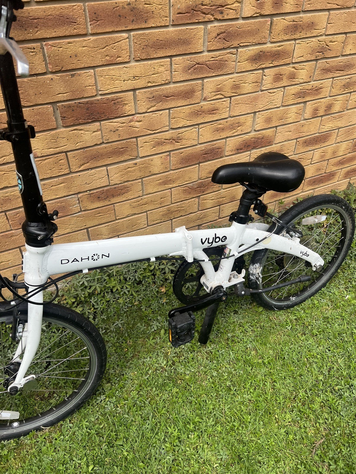 Dahon Vybe D7 Folding Bike (£599 New) white happy to ship