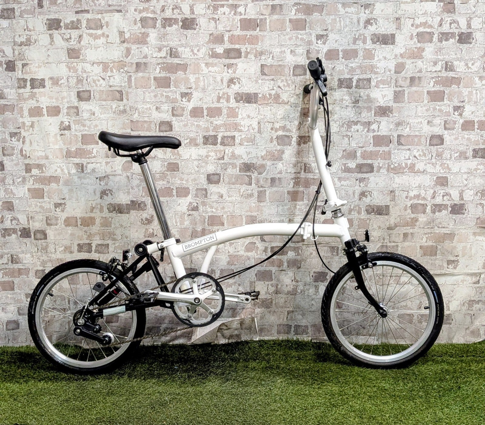 Brompton A Line White Folding Bike Bicycle New Condition