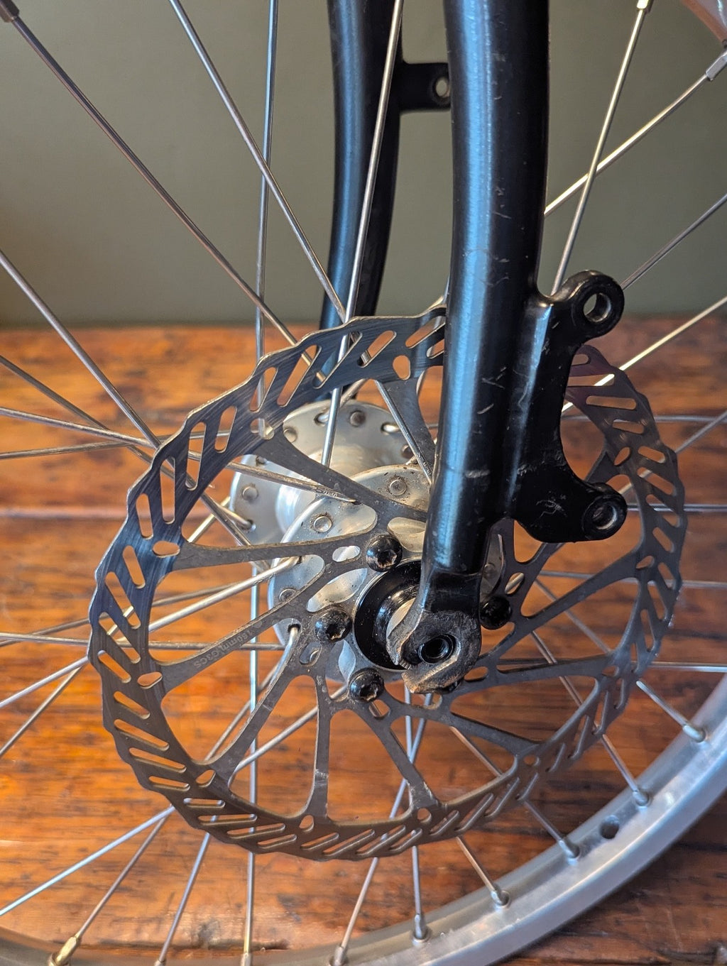 Brompton kinetics disc fork and wheel, Hope hub