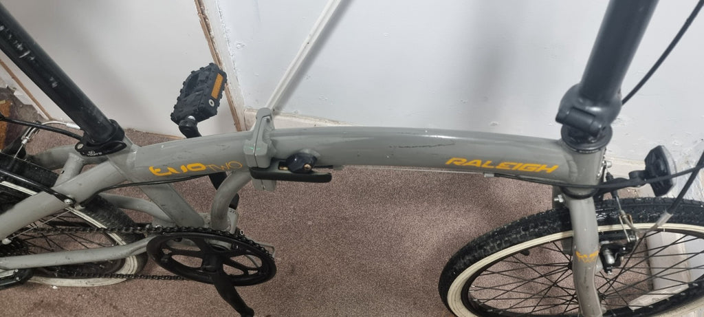 Raleigh Evo 20in Folding Bike Grey/Black Small Flat Bar Rear Rack