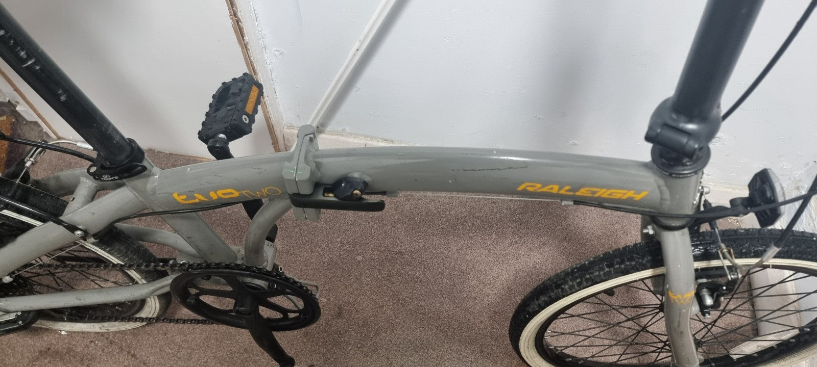 Raleigh Evo 20in Folding Bike Grey/Black Small Flat Bar Rear Rack