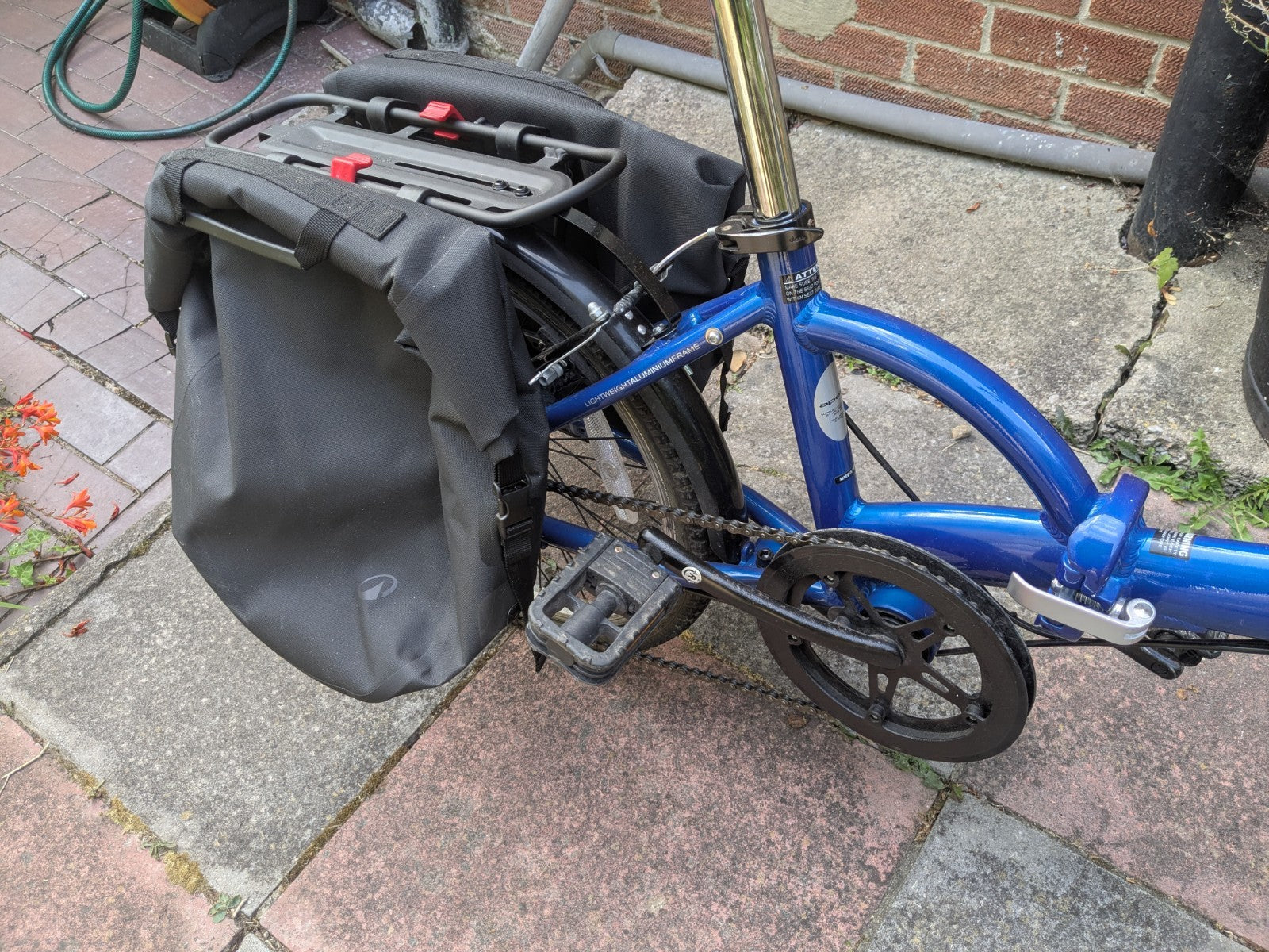 Apollo Tuck Folding Bike 20" Wheels, 6 speed, Blue, kickstand, LED lights, rack