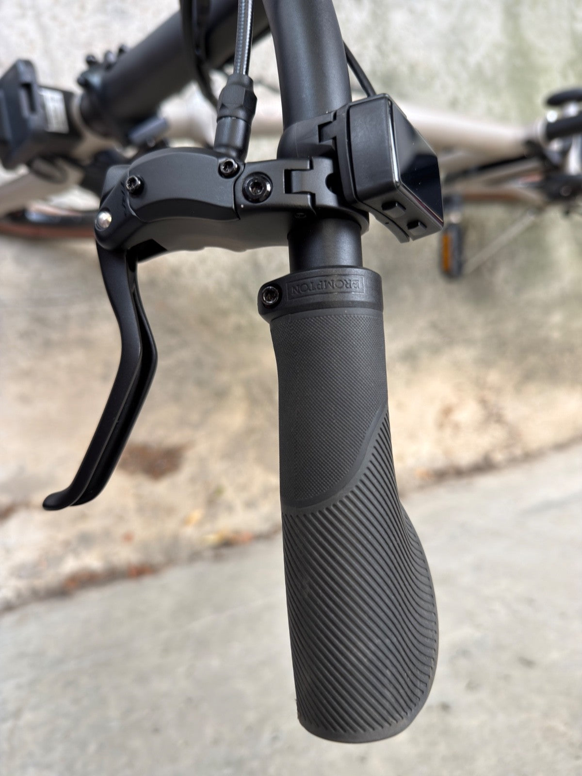 Brompton G Line with Superoll & Handlebar control E-Motiq System 4 speed & extra