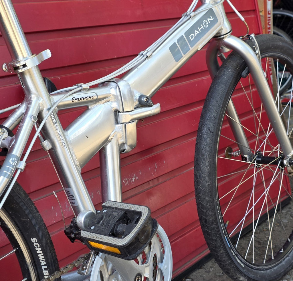 DAHON EXPRESSO FOLD UP FOLDING BIKE (42cm FRAME SIZE w/ 26" WHEELS) VG CONDITION